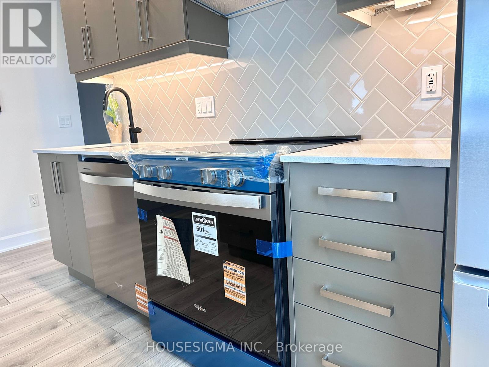 1702 - 3240 William Coltson Avenue, Oakville, Ontario  L6H 8C8 - Photo 12 - W12537958