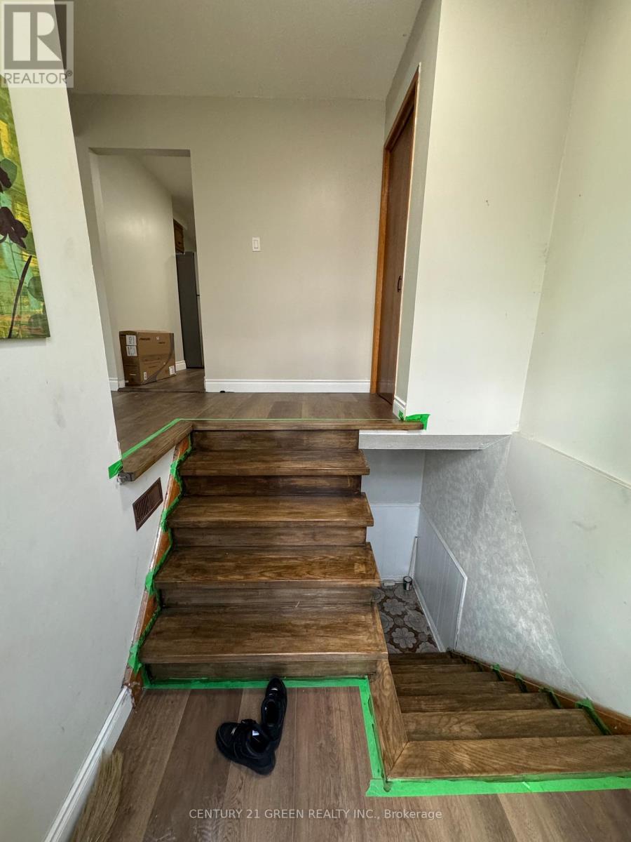 56 Petunias Road Sw, Brampton, Ontario  L6V 3G8 - Photo 4 - W12537992