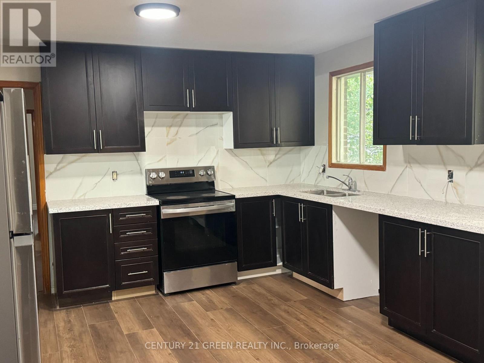 56 Petunias Road Sw, Brampton, Ontario  L6V 3G8 - Photo 9 - W12537992