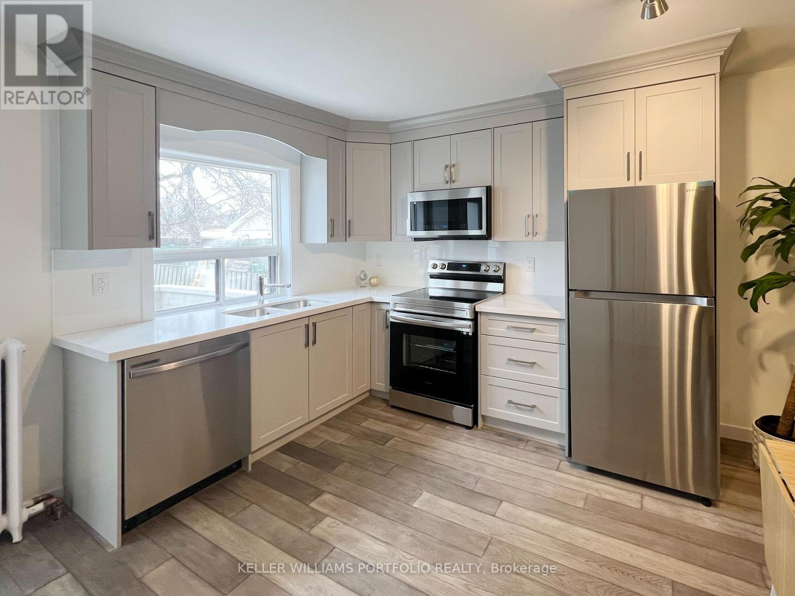 Main - 93 Northland Avenue, Toronto, Ontario  M6N 2E3 - Photo 6 - W12538012