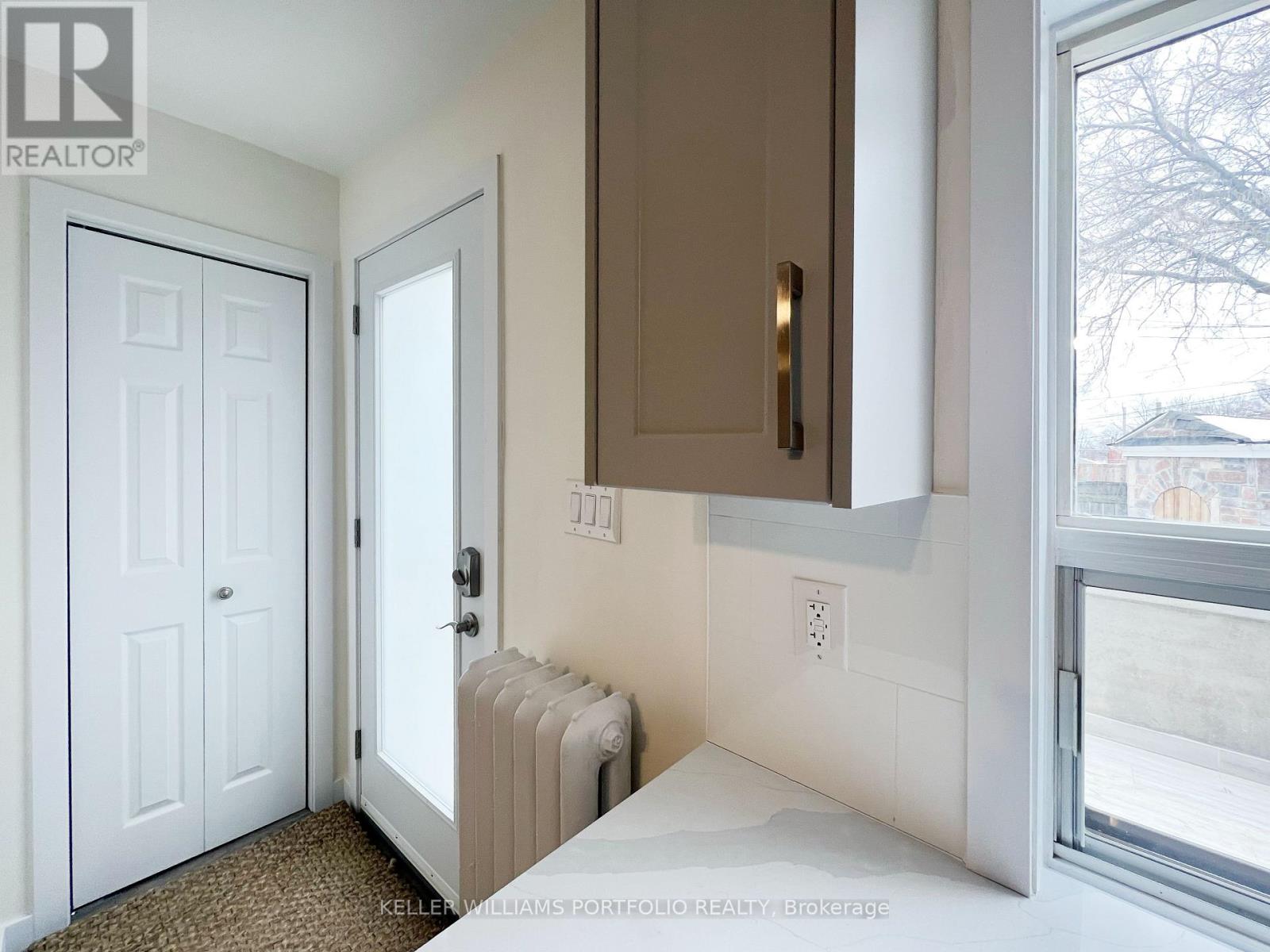 Main - 93 Northland Avenue, Toronto, Ontario  M6N 2E3 - Photo 7 - W12538012