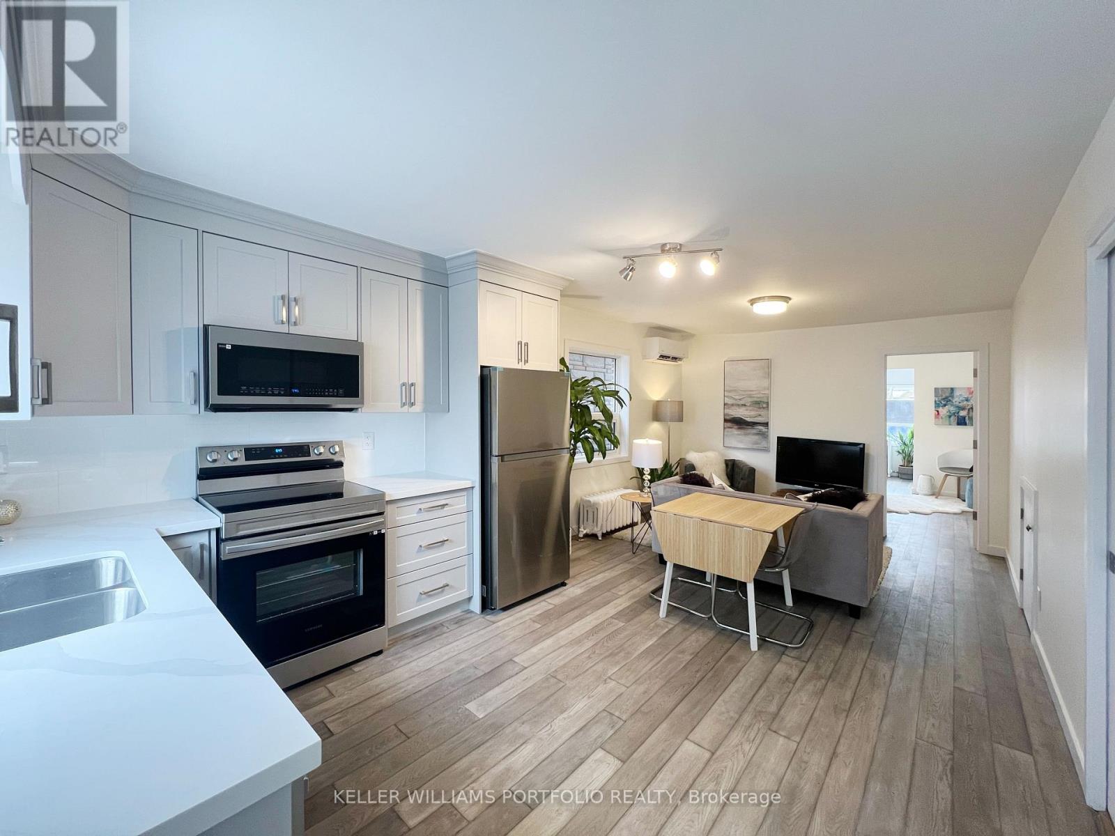 Main - 93 Northland Avenue, Toronto, Ontario  M6N 2E3 - Photo 8 - W12538012