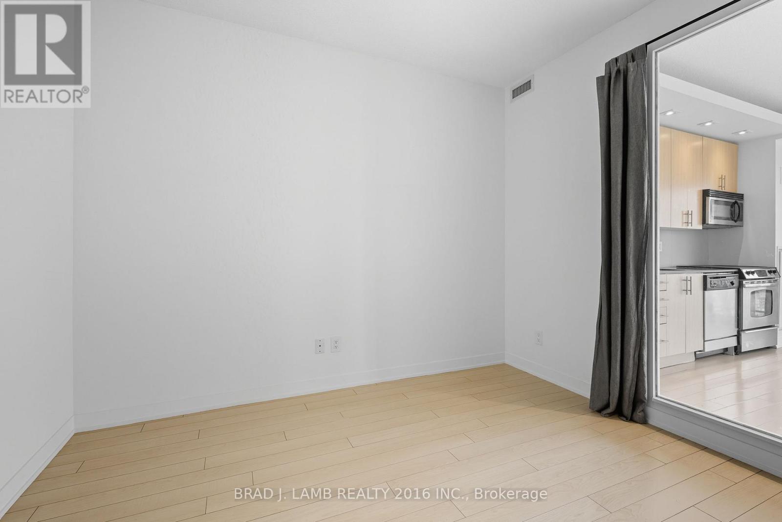 2425 - 165 Legion Road N, Toronto, Ontario  M8Y 0B3 - Photo 10 - W12538030