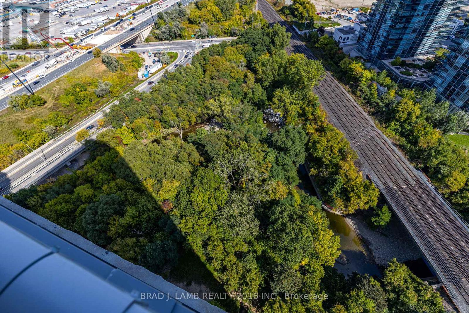 2425 - 165 Legion Road N, Toronto, Ontario  M8Y 0B3 - Photo 17 - W12538030