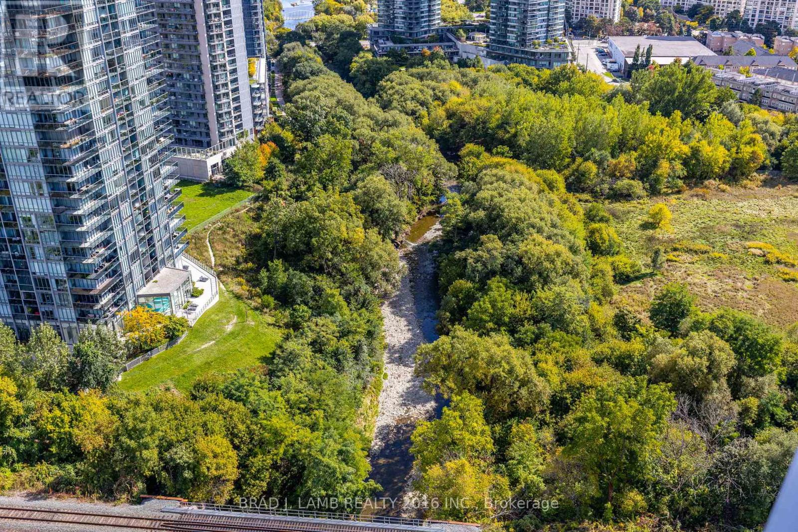 2425 - 165 Legion Road N, Toronto, Ontario  M8Y 0B3 - Photo 18 - W12538030