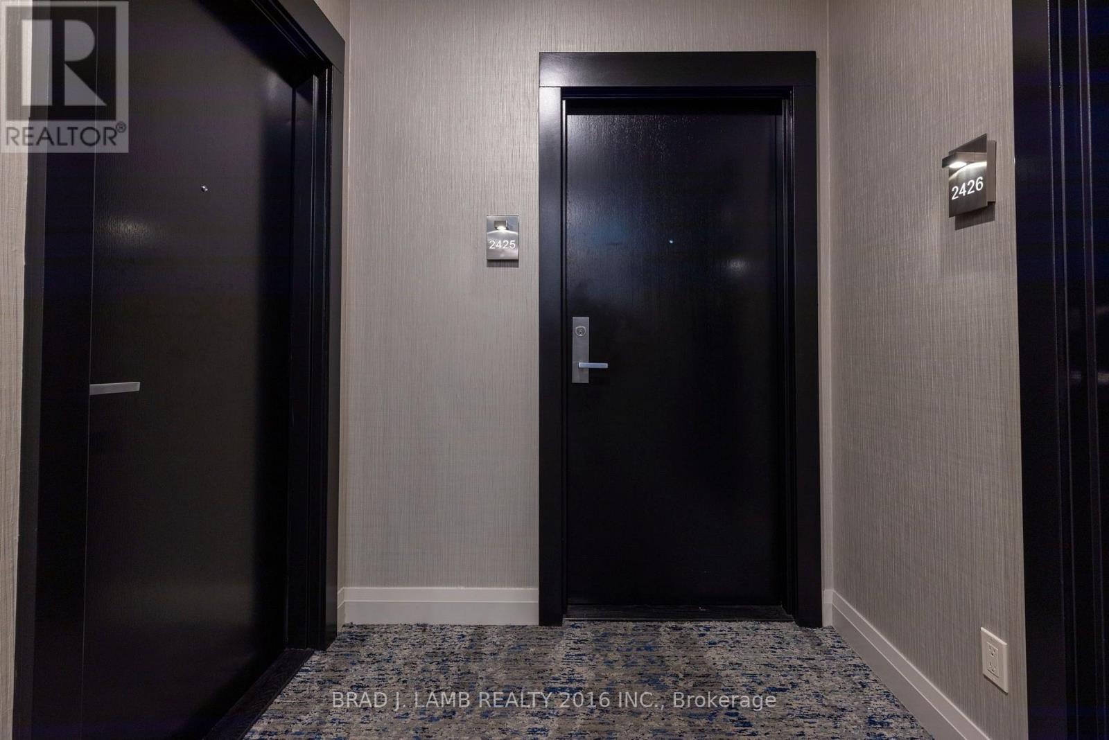 2425 - 165 Legion Road N, Toronto, Ontario  M8Y 0B3 - Photo 3 - W12538030