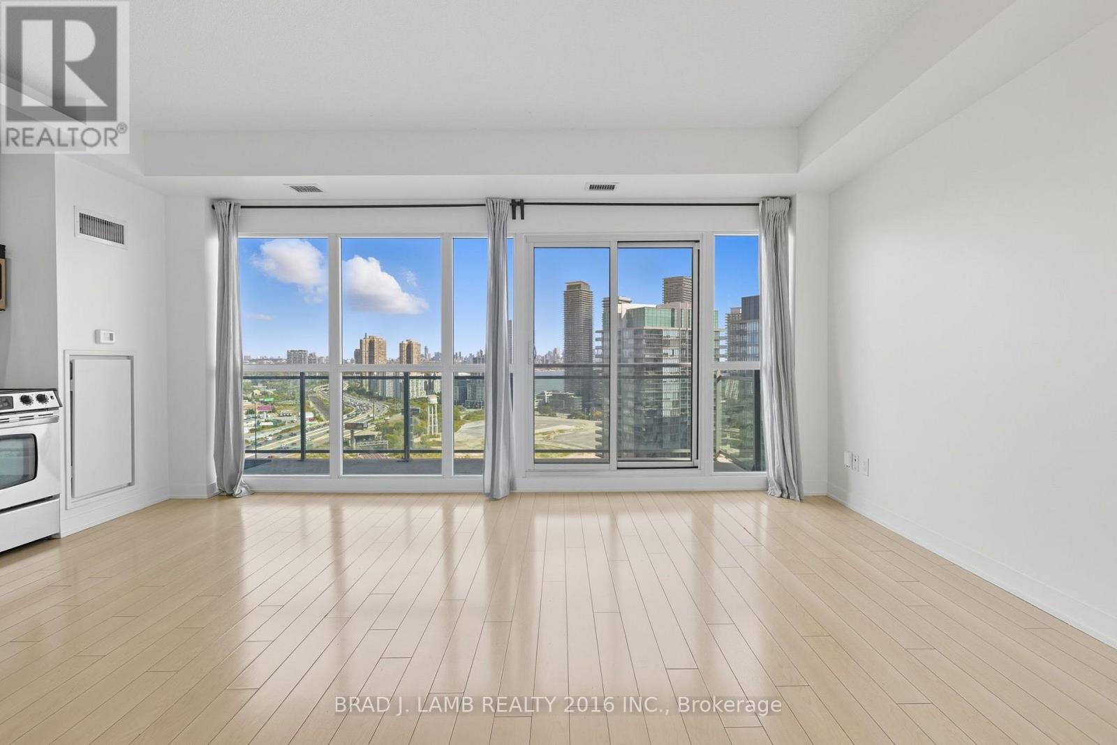 2425 - 165 Legion Road N, Toronto, Ontario  M8Y 0B3 - Photo 5 - W12538030