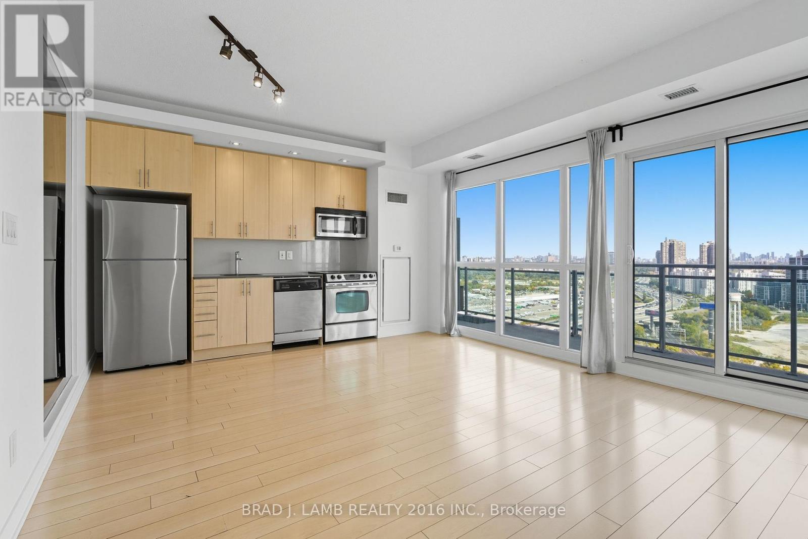 2425 - 165 Legion Road N, Toronto, Ontario  M8Y 0B3 - Photo 6 - W12538030