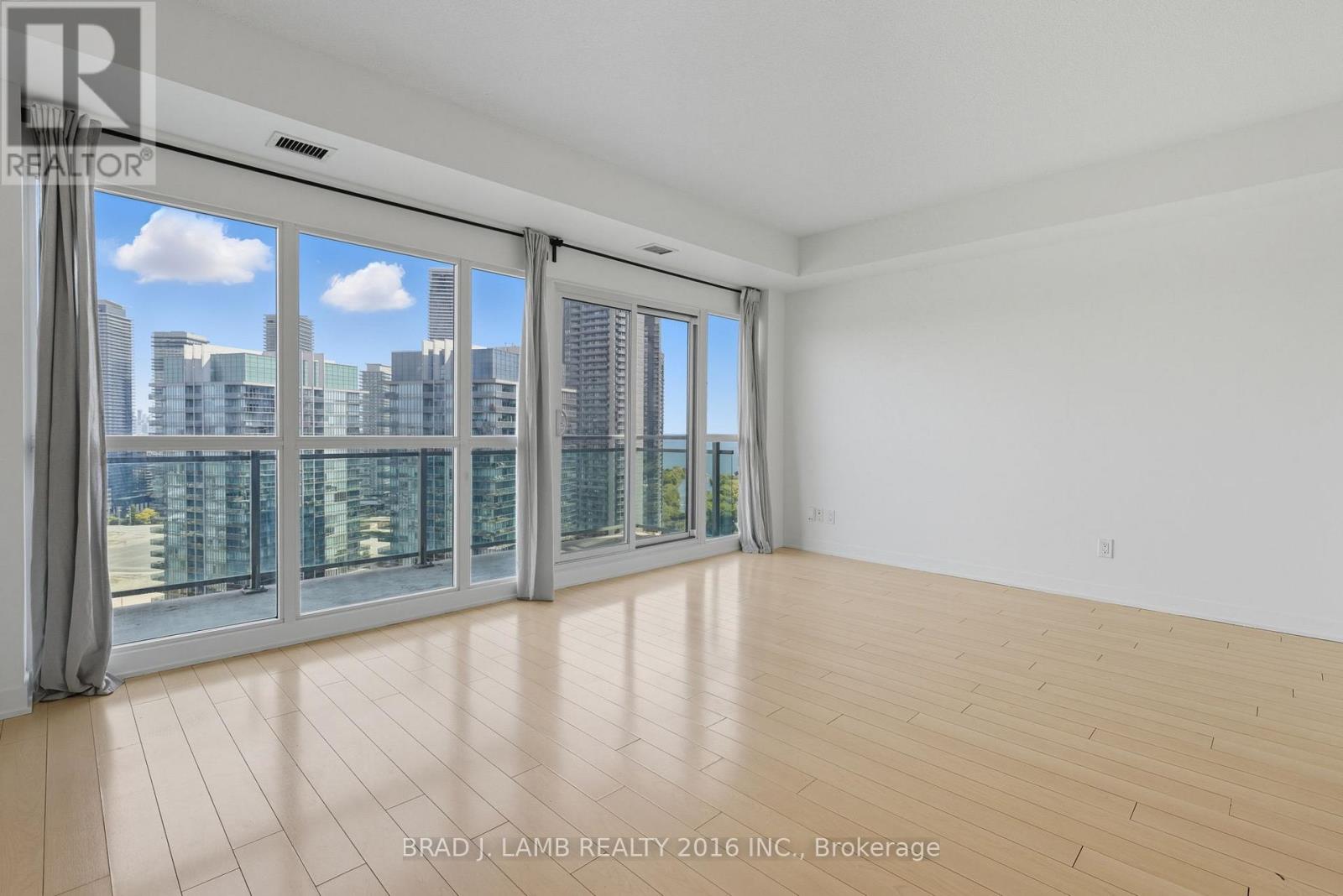 2425 - 165 Legion Road N, Toronto, Ontario  M8Y 0B3 - Photo 9 - W12538030