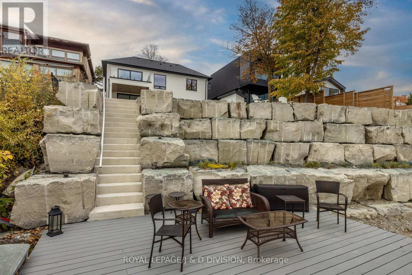 99 Lake Promenade, Toronto, Ontario  M8W 1A2 - Photo 10 - W12538034