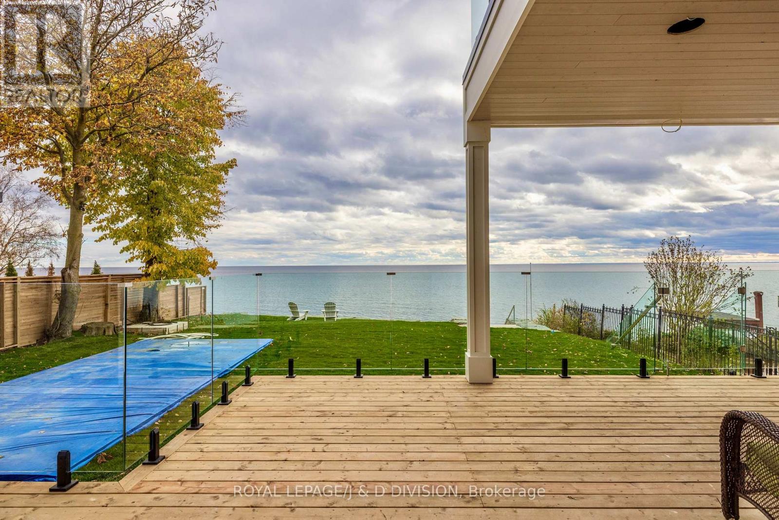 99 Lake Promenade, Toronto, Ontario  M8W 1A2 - Photo 7 - W12538034
