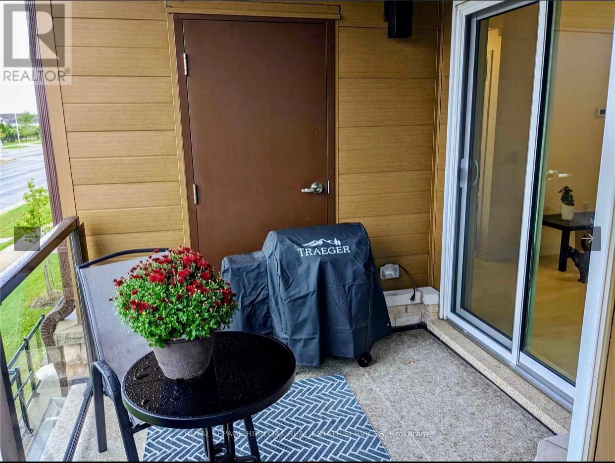 202 - 2393 Bronte Road, Oakville, Ontario  L6M 1P5 - Photo 4 - W12538088