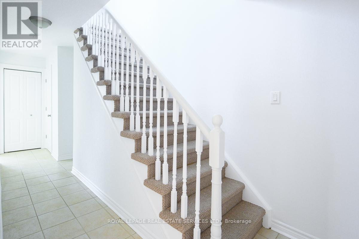 2030 Glenada Crescent, Oakville, Ontario  L6H 4M5 - Photo 16 - W12538090