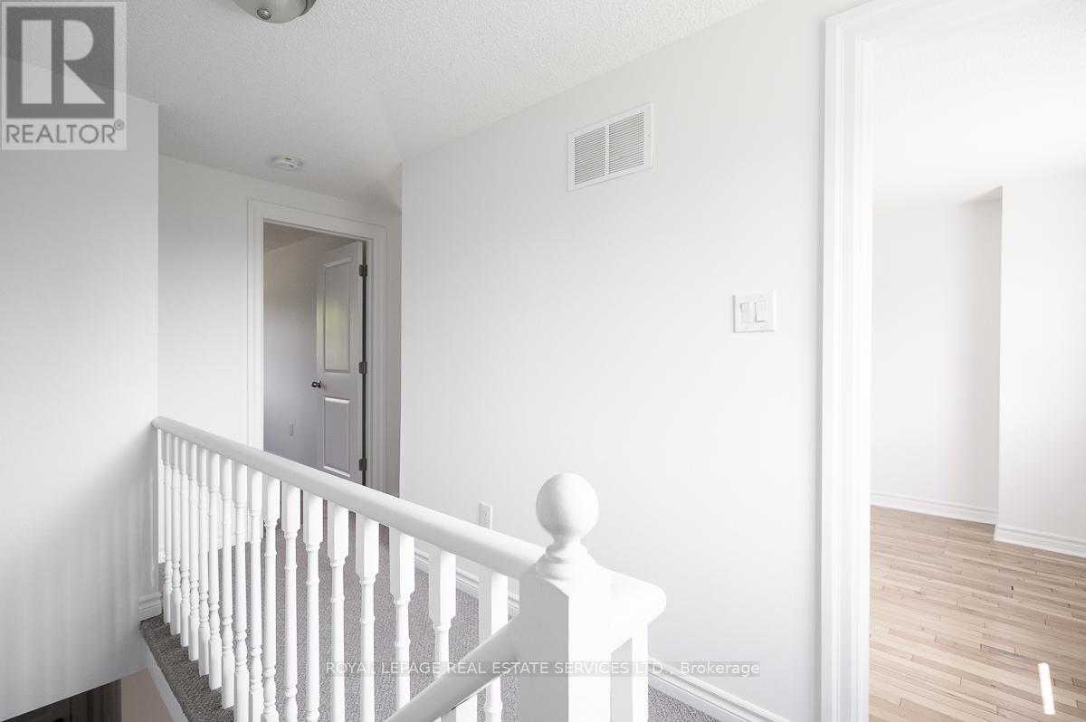 2030 Glenada Crescent, Oakville, Ontario  L6H 4M5 - Photo 17 - W12538090