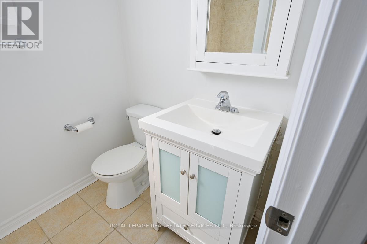 2030 Glenada Crescent, Oakville, Ontario  L6H 4M5 - Photo 25 - W12538090