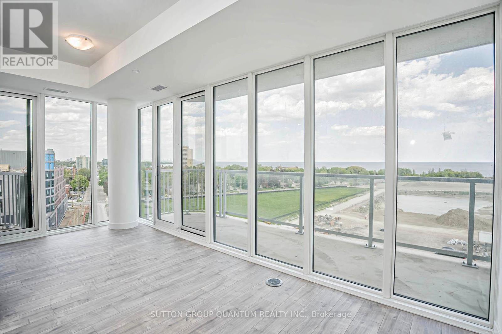 805 - 220 Missinnihe Way, Mississauga, Ontario  L5H 0A9 - Photo 8 - W12538096