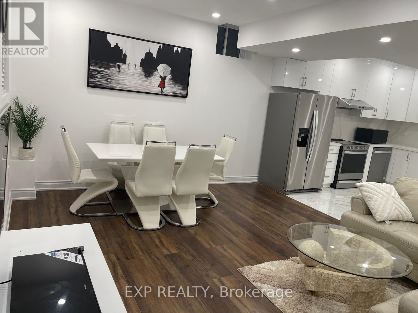 24 Frost Street, Brampton, Ontario  L6X 5P5 - Photo 3 - W12538108