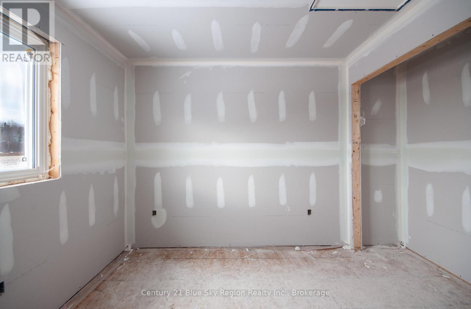 201 Talon Crescent, Bonfield, Ontario  P0H 2E0 - Photo 10 - X12538260