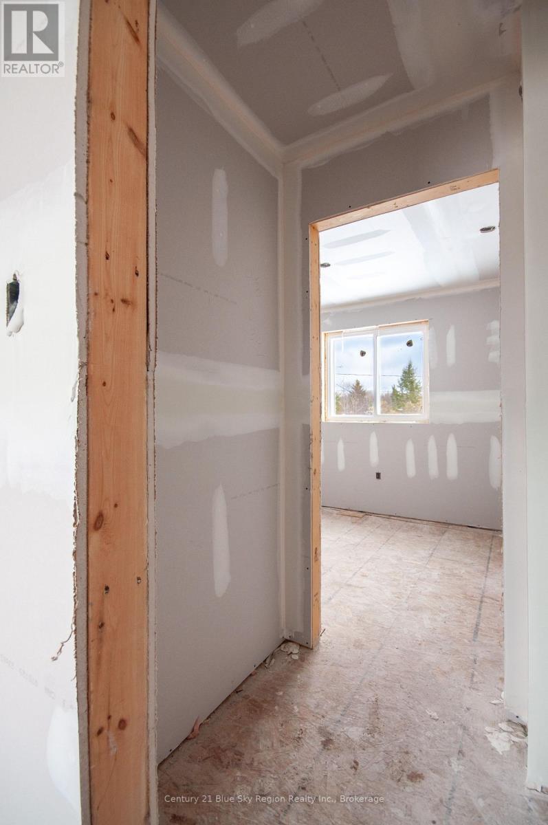 201 Talon Crescent, Bonfield, Ontario  P0H 2E0 - Photo 12 - X12538260