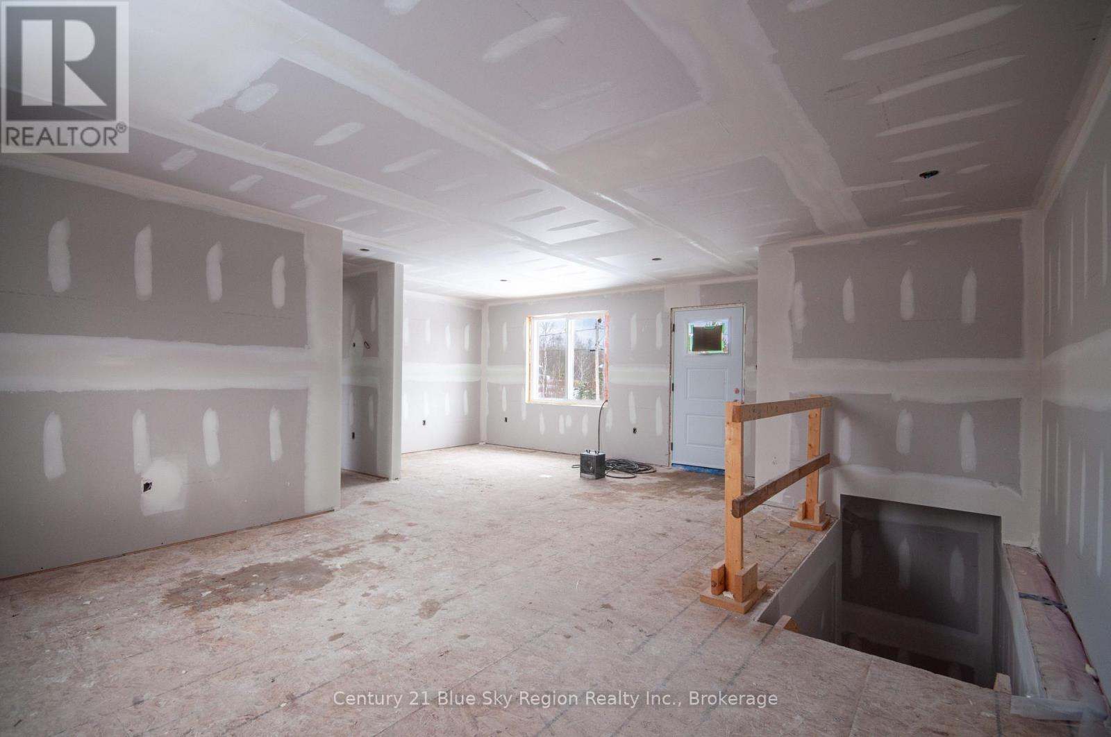 201 Talon Crescent, Bonfield, Ontario  P0H 2E0 - Photo 17 - X12538260