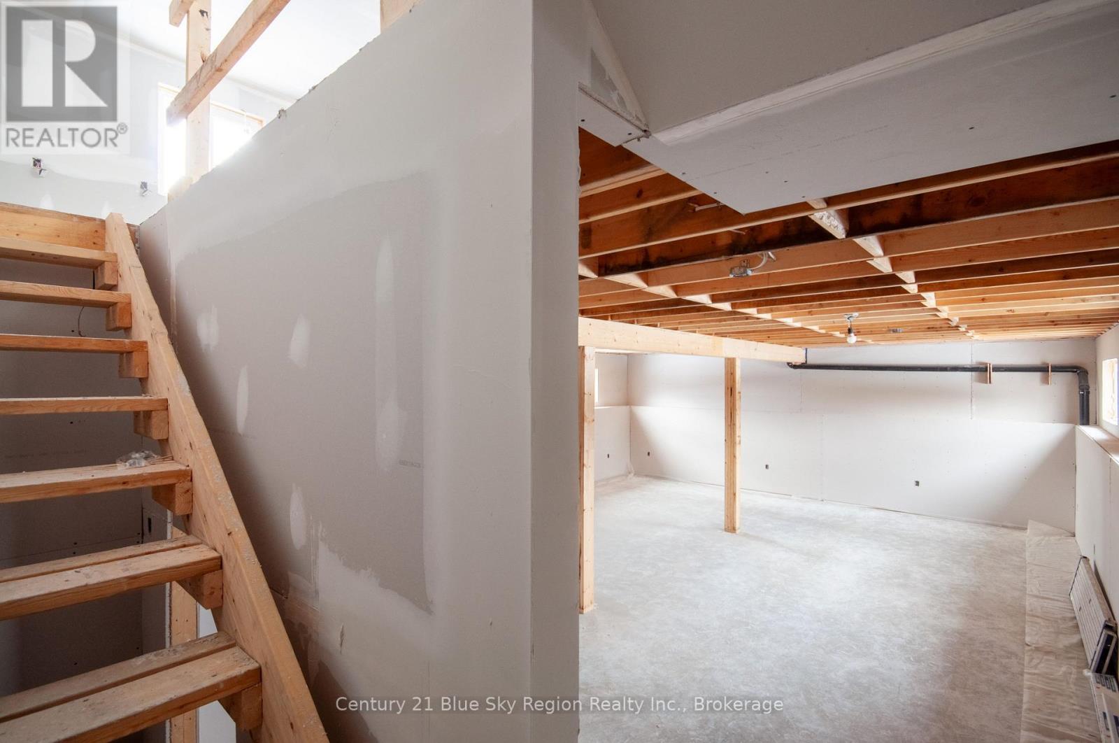 201 Talon Crescent, Bonfield, Ontario  P0H 2E0 - Photo 18 - X12538260