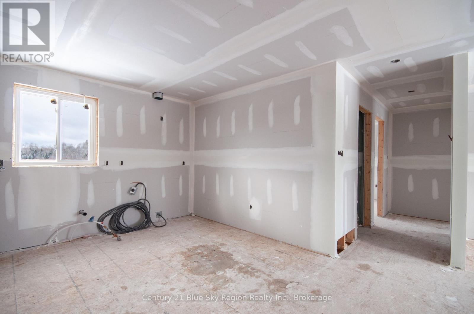 201 Talon Crescent, Bonfield, Ontario  P0H 2E0 - Photo 8 - X12538260