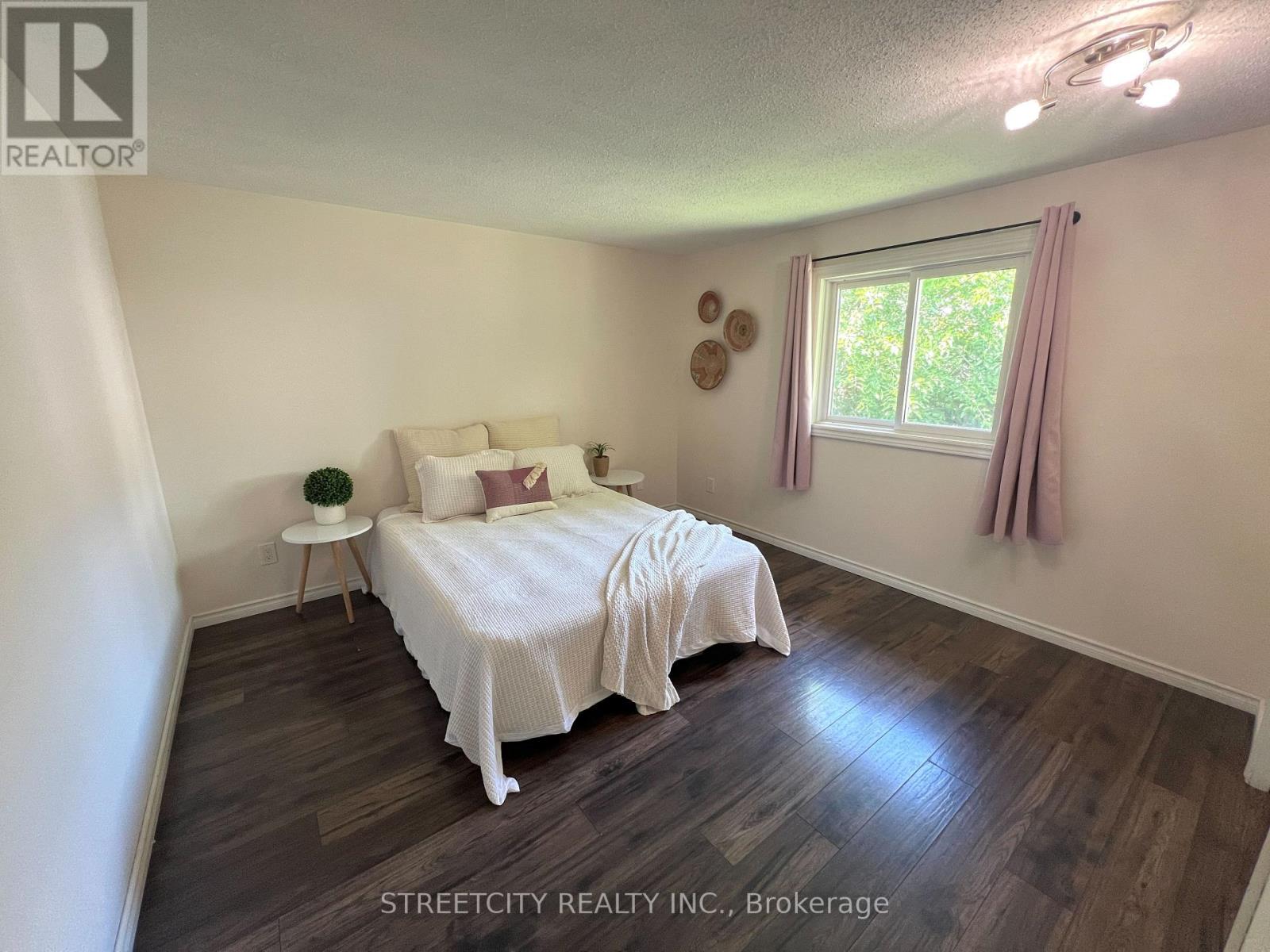 295 Walmer Grove, London North, Ontario  N6G 4G9 - Photo 17 - X12406300