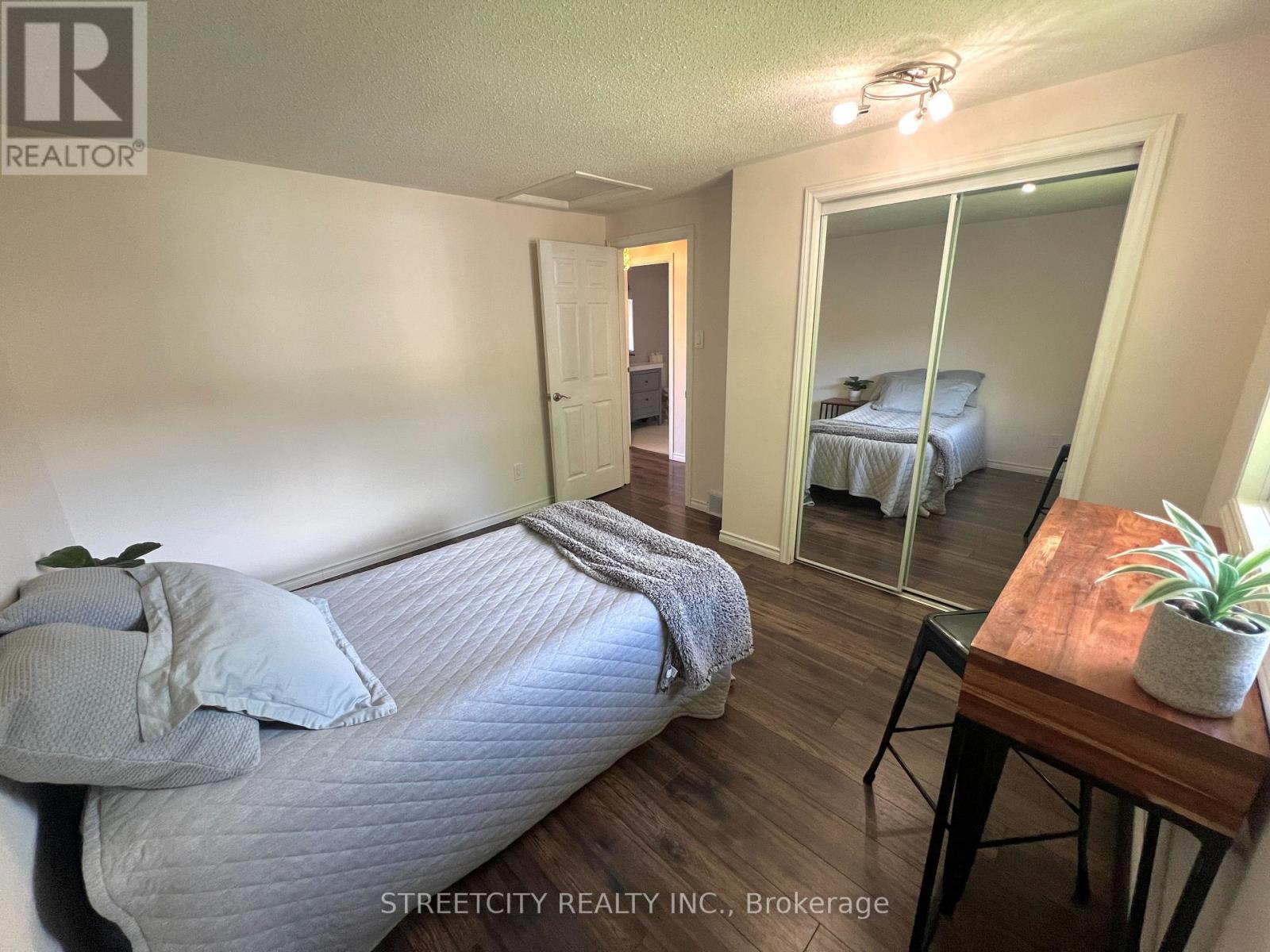 295 Walmer Grove, London North, Ontario  N6G 4G9 - Photo 21 - X12406300