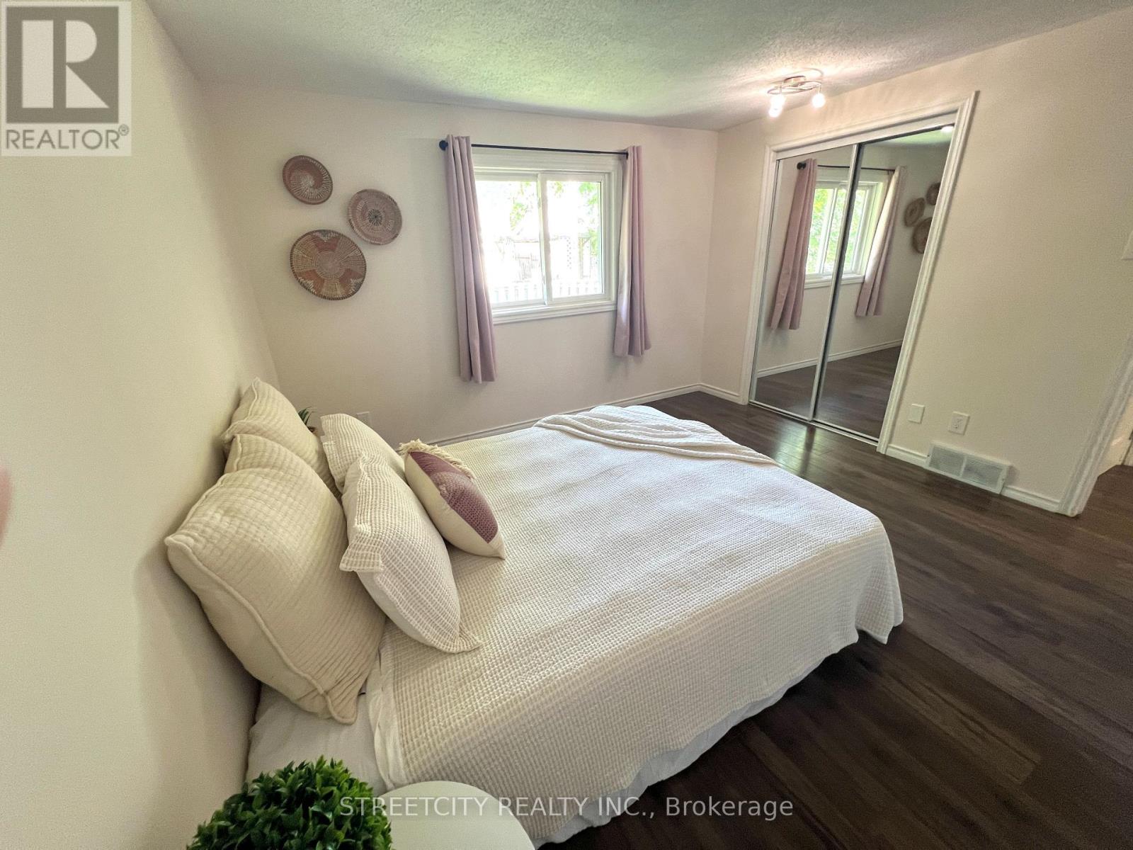 295 Walmer Grove, London North, Ontario  N6G 4G9 - Photo 18 - X12406300