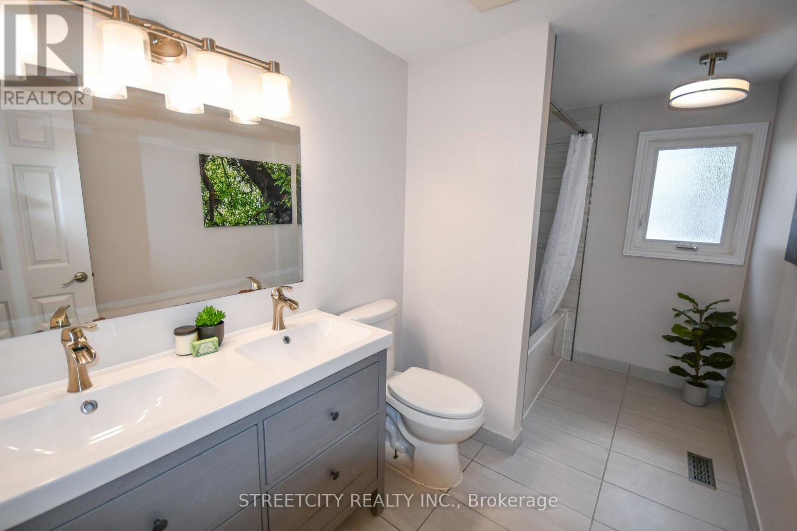 295 Walmer Grove, London North, Ontario  N6G 4G9 - Photo 24 - X12406300