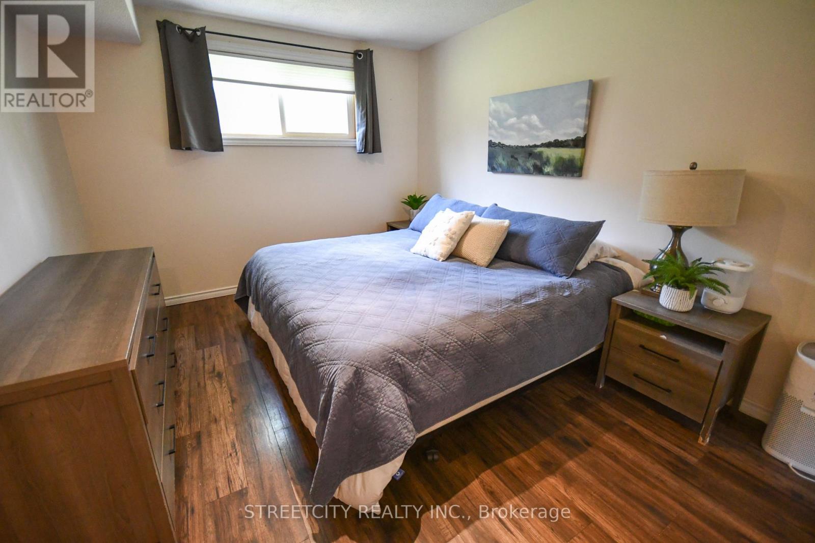 295 Walmer Grove, London North, Ontario  N6G 4G9 - Photo 31 - X12406300