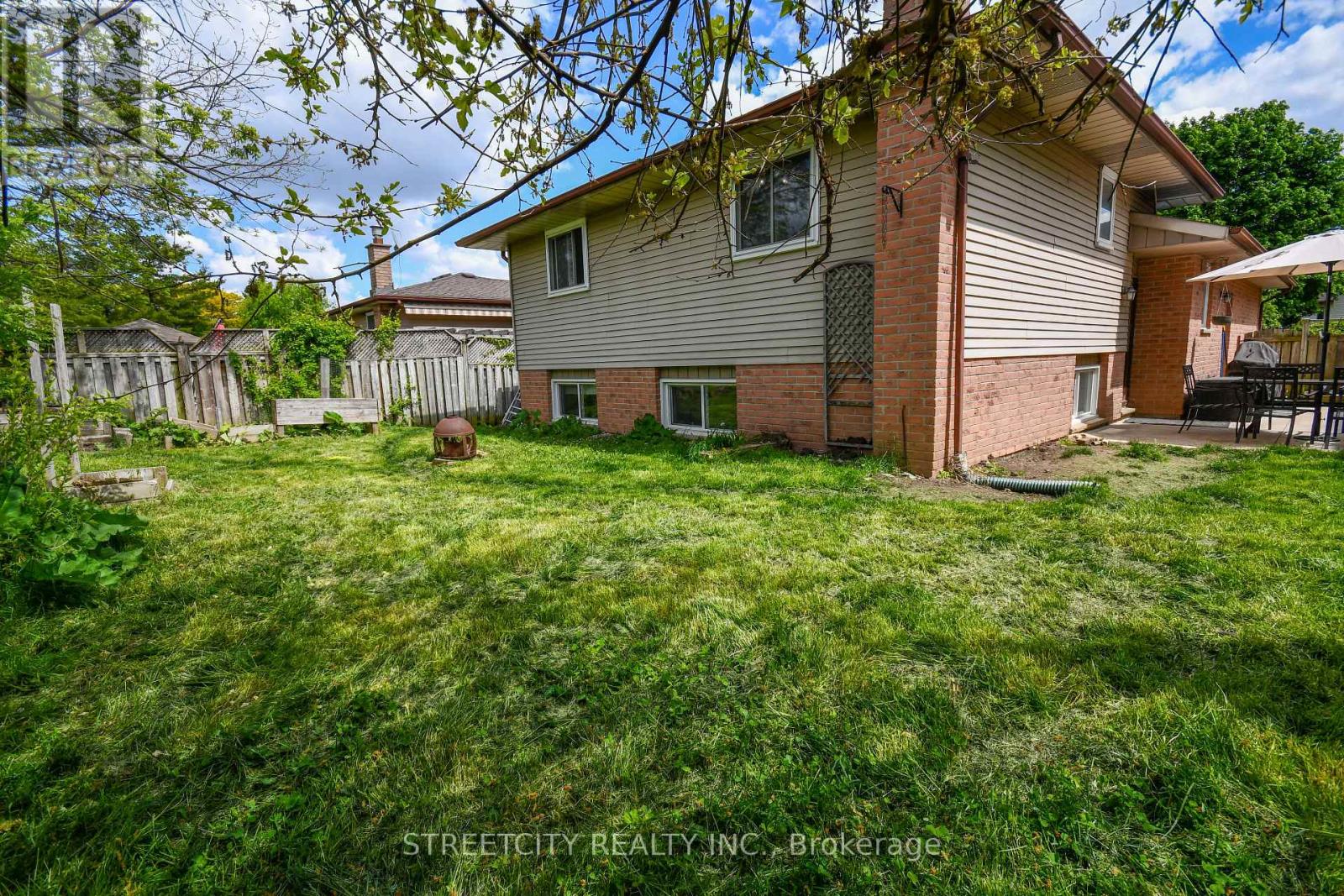 295 Walmer Grove, London North, Ontario  N6G 4G9 - Photo 36 - X12406300