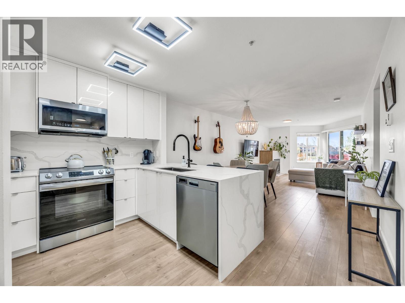 213 3038 E Kent Avenue South, Vancouver, British Columbia  V5S 4V8 - Photo 2 - R3066697