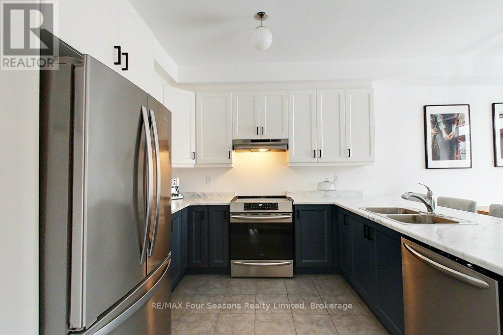 35 Kirby Avenue, Collingwood, Ontario  L9Y 3W8 - Photo 12 - S12538266