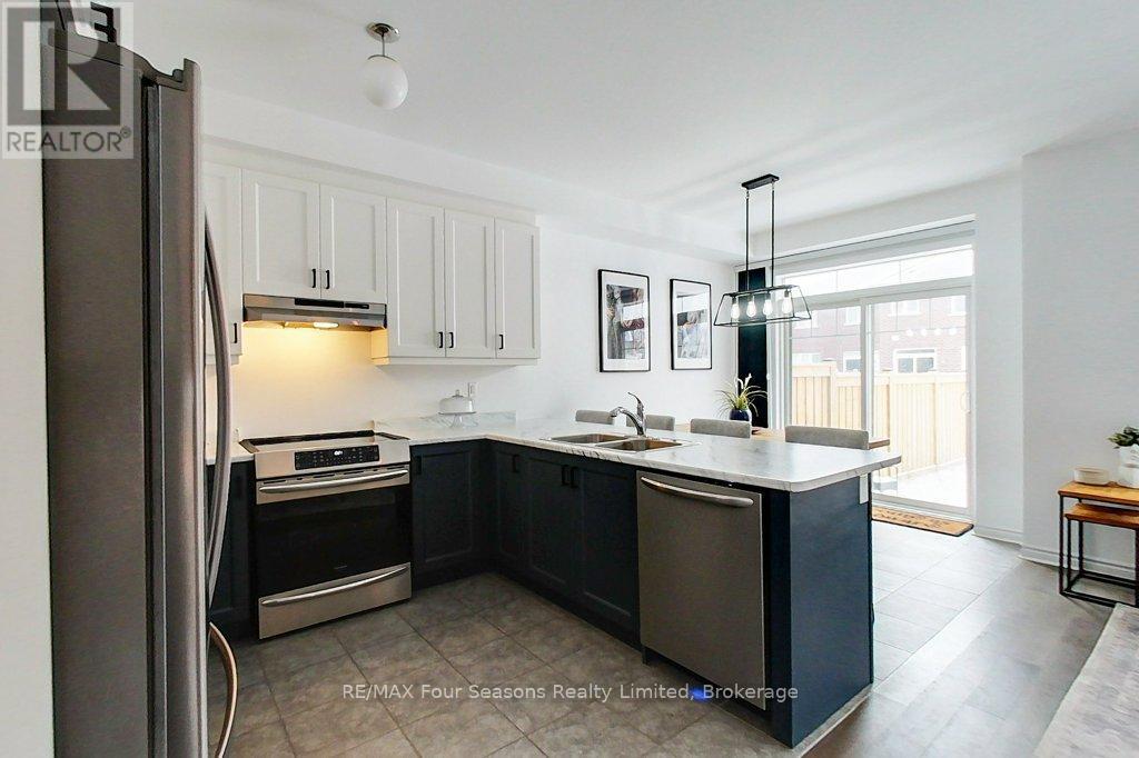 35 Kirby Avenue, Collingwood, Ontario  L9Y 3W8 - Photo 8 - S12538266