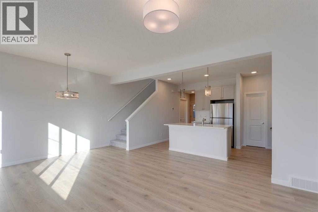 1477 Bayview Point Sw, Airdrie, Alberta  T4B 3N8 - Photo 11 - A2262865