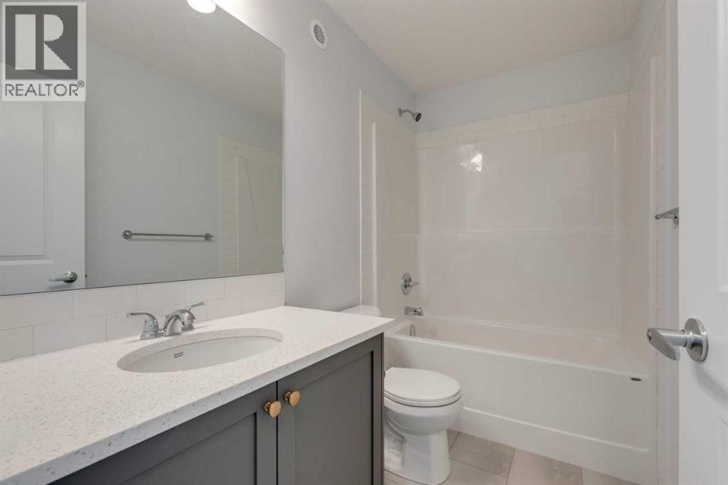 1477 Bayview Point Sw, Airdrie, Alberta  T4B 3N8 - Photo 19 - A2262865