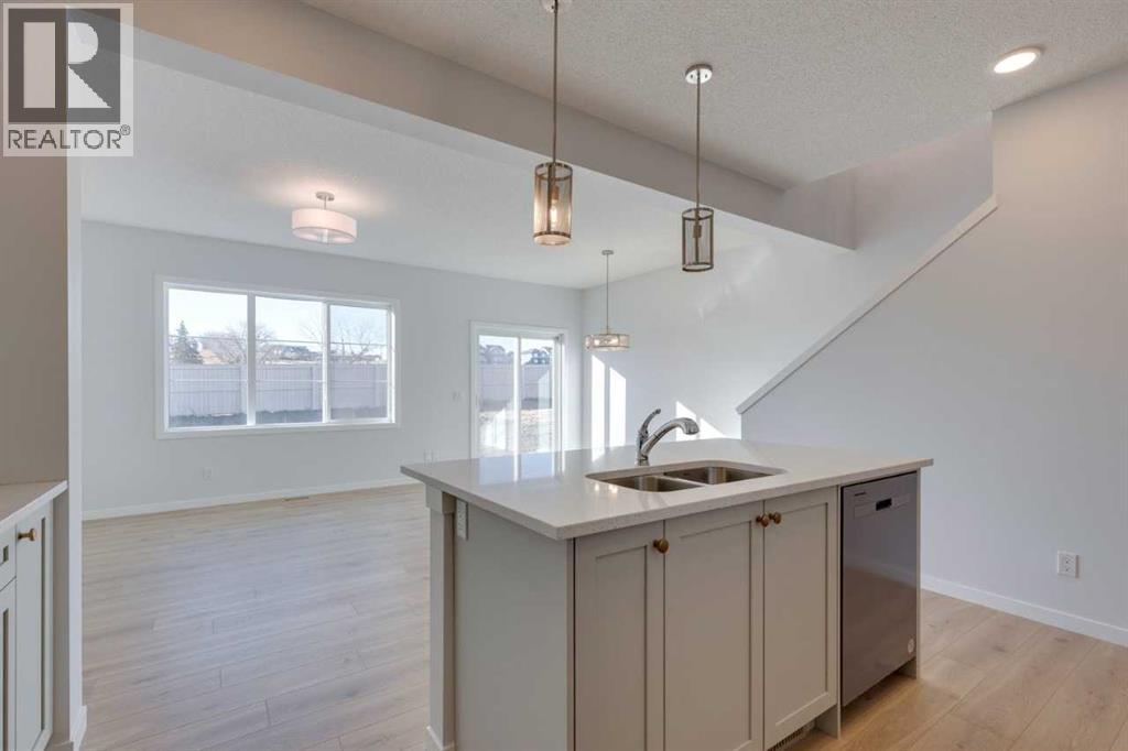 1477 Bayview Point Sw, Airdrie, Alberta  T4B 3N8 - Photo 32 - A2262865