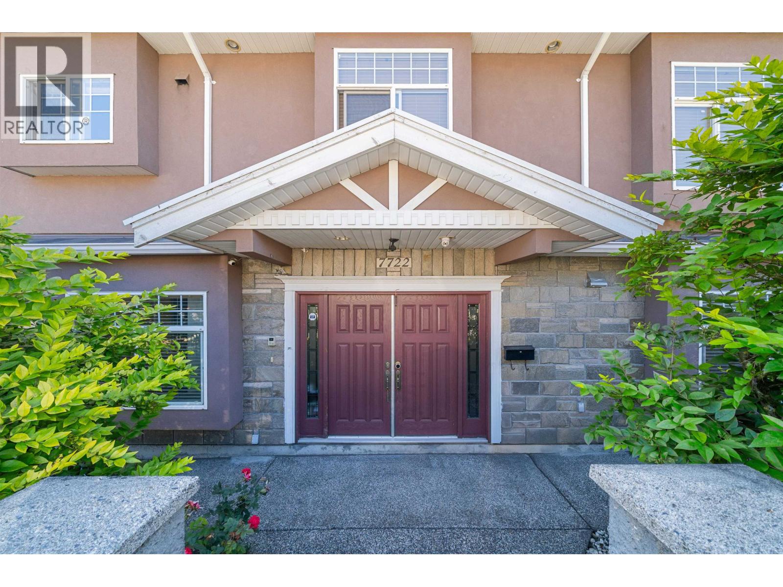 7722 12th Avenue, Burnaby, British Columbia  V3N 2K5 - Photo 2 - R3066680