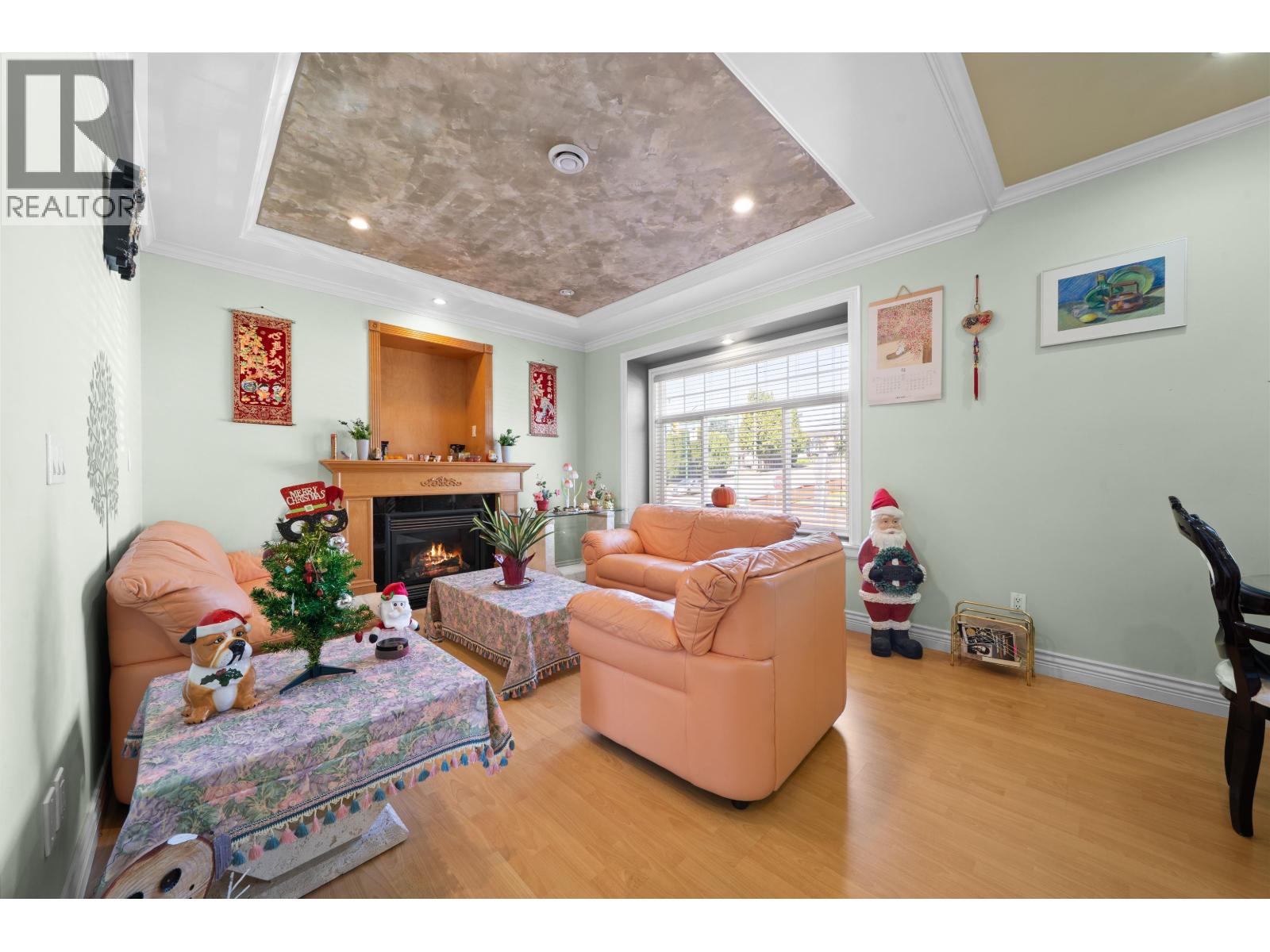 7722 12th Avenue, Burnaby, British Columbia  V3N 2K5 - Photo 3 - R3066680