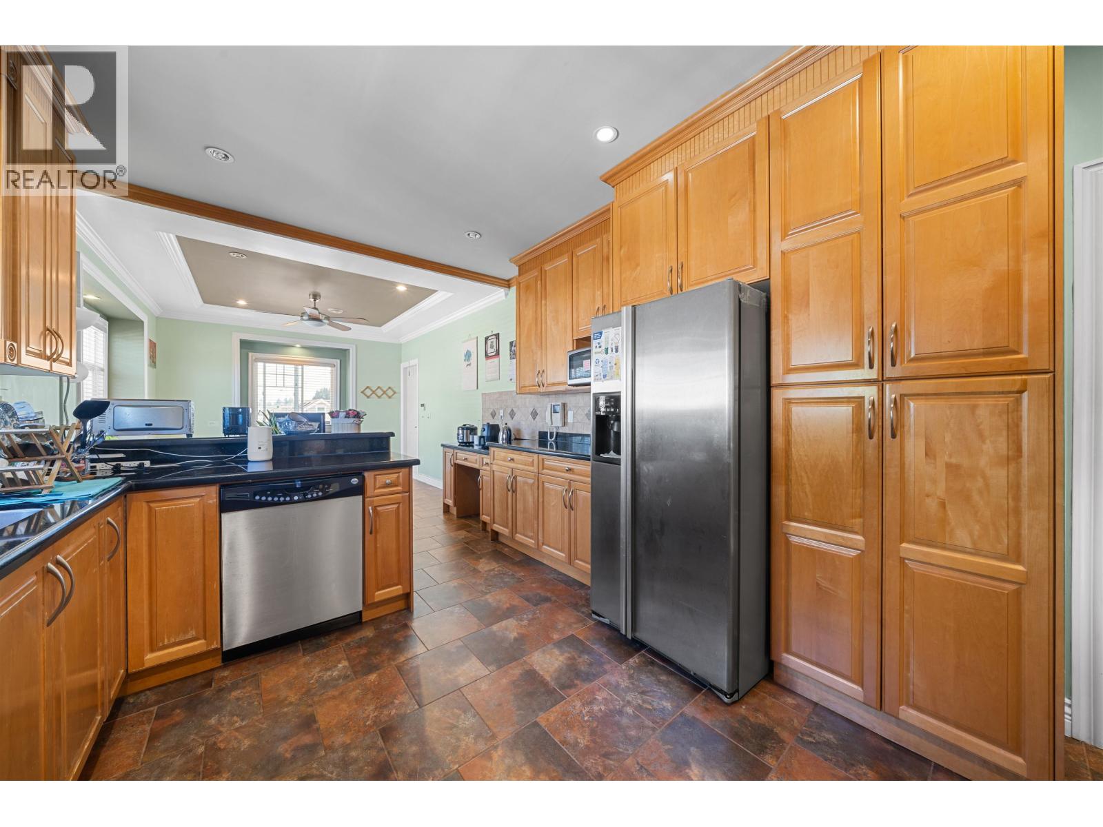 7722 12th Avenue, Burnaby, British Columbia  V3N 2K5 - Photo 5 - R3066680