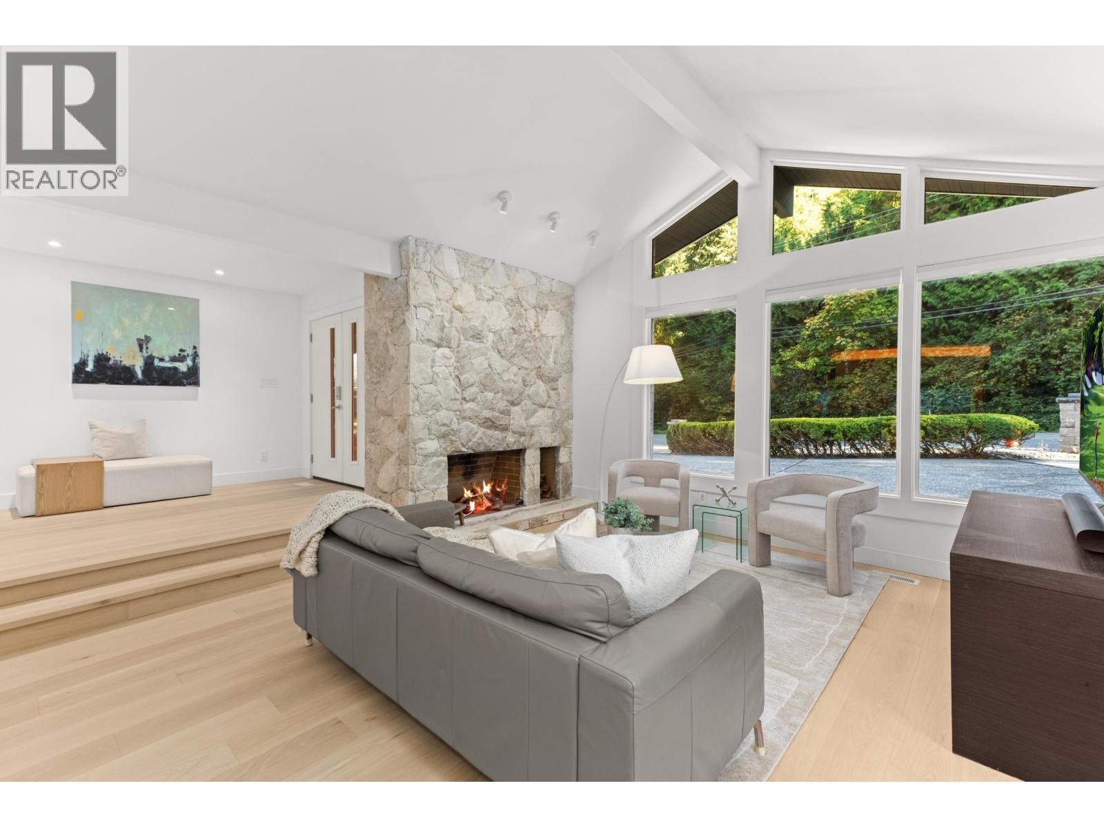 5540 Marine Drive, West Vancouver, British Columbia V7W 2R5 - Photo 4 - R3066698