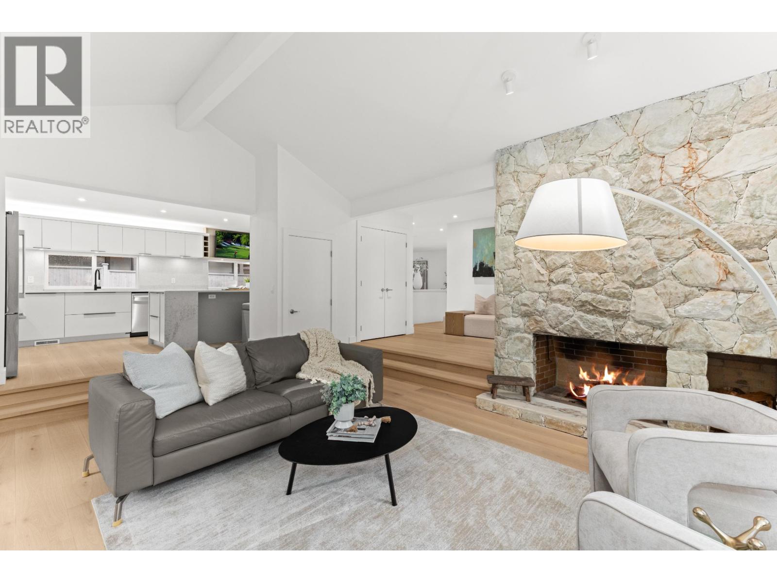 5540 Marine Drive, West Vancouver, British Columbia V7W 2R5 - Photo 5 - R3066698