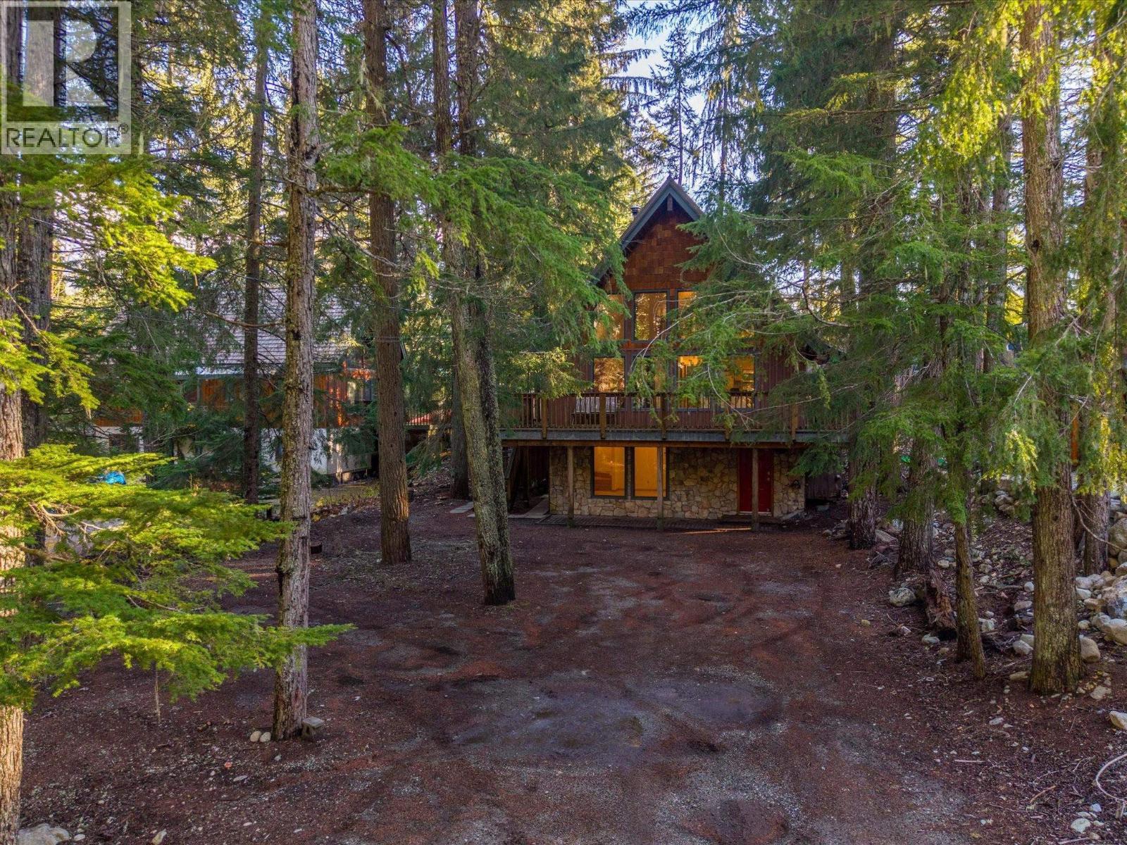 9356 Emerald Drive, Whistler, British Columbia  V8E 0G5 - Photo 7 - R3066730