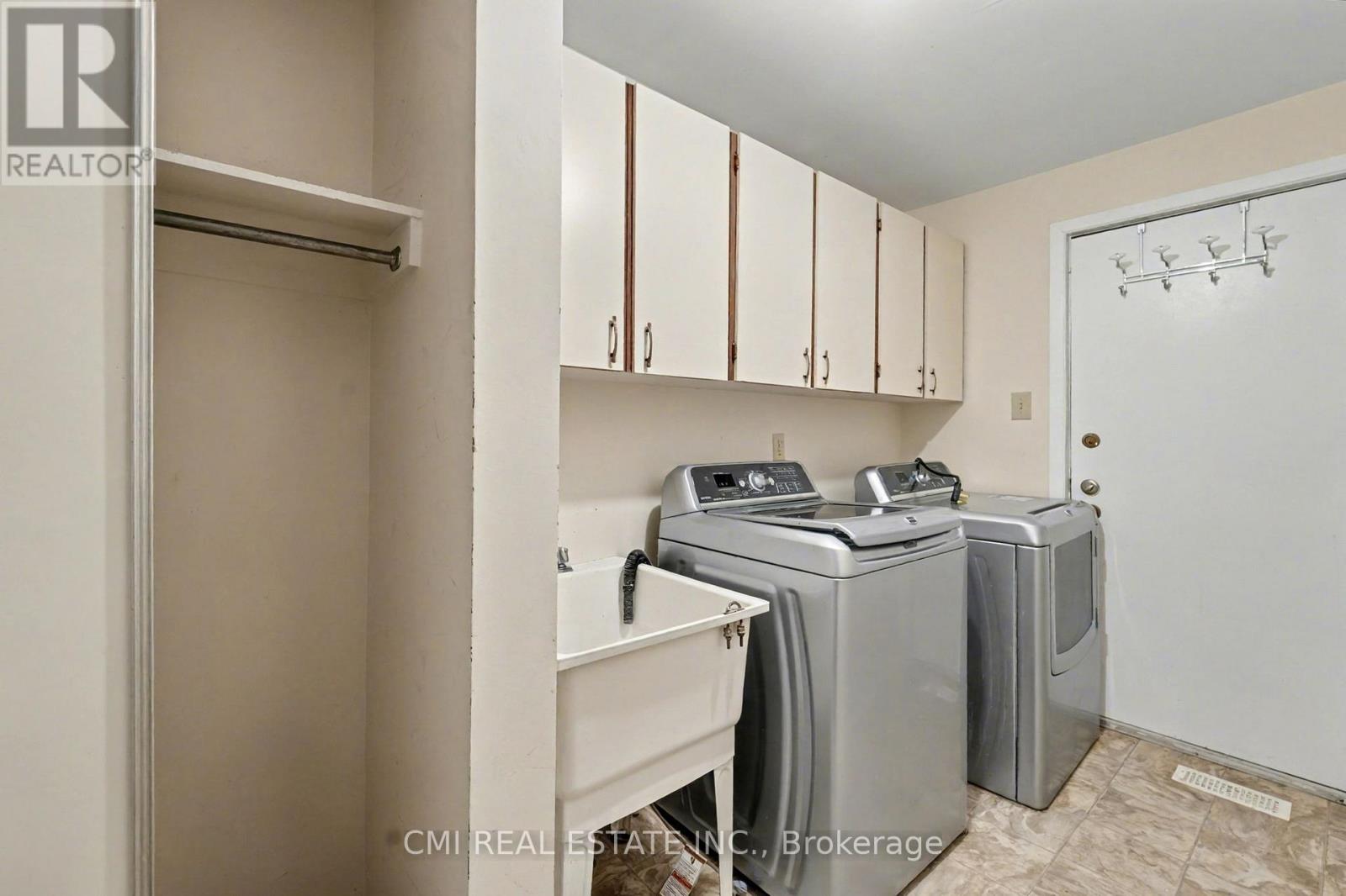 879 Beauclaire Drive, Ottawa, Ontario  K1C 2J5 - Photo 16 - X12537880