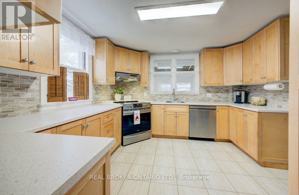 76 Brentwood Avenue, Kitchener, Ontario  N2H 2C8 - Photo 7 - X12537894