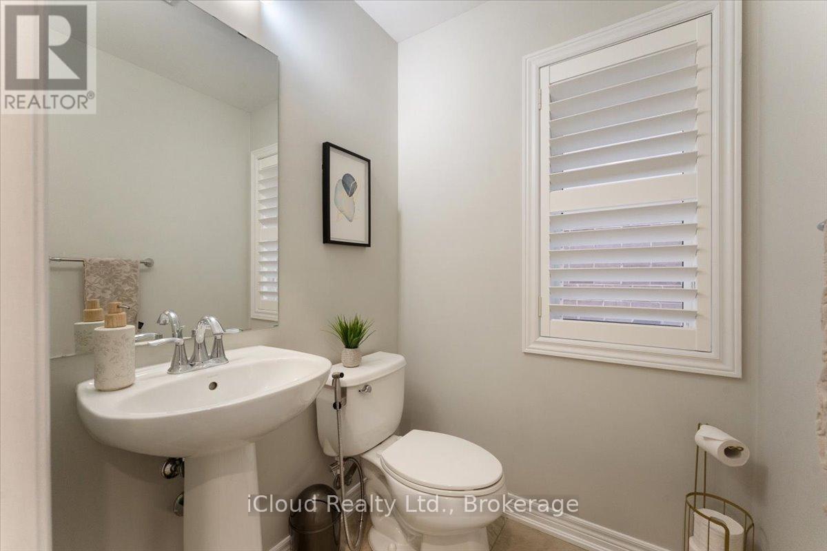 115 Echovalley Drive, Hamilton, Ontario  L8J 0H1 - Photo 17 - X12537998