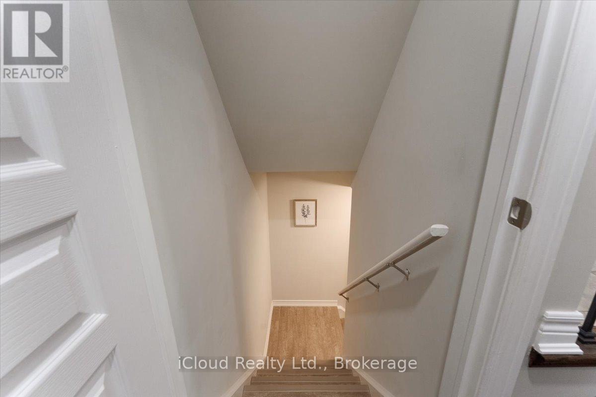 115 Echovalley Drive, Hamilton, Ontario  L8J 0H1 - Photo 26 - X12537998