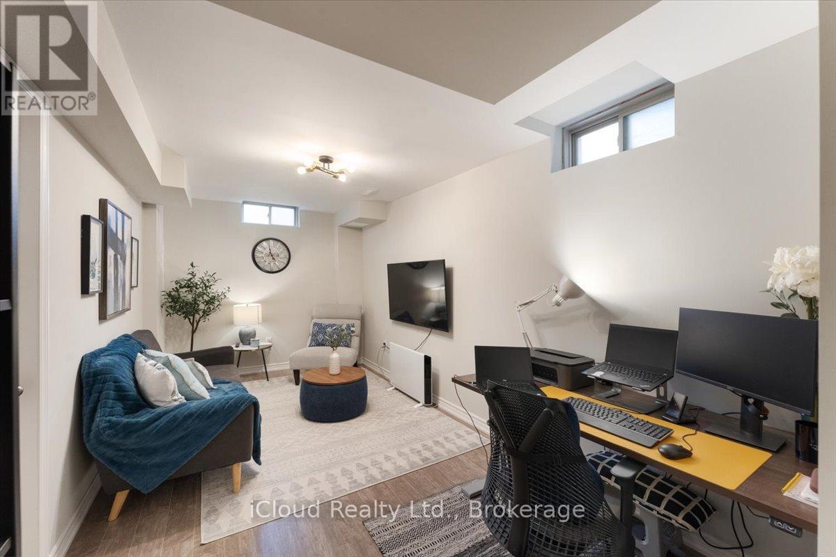 115 Echovalley Drive, Hamilton, Ontario  L8J 0H1 - Photo 28 - X12537998