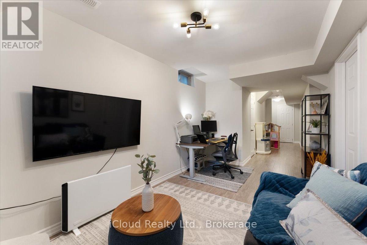 115 Echovalley Drive, Hamilton, Ontario  L8J 0H1 - Photo 29 - X12537998